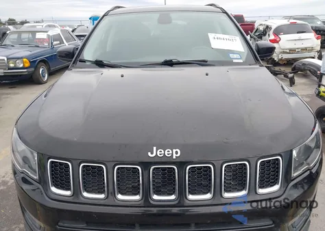 2018 Jeep Compass Latitude 4X4 из США, поврежденный, VIN 3C4NJDBB0JT100936
